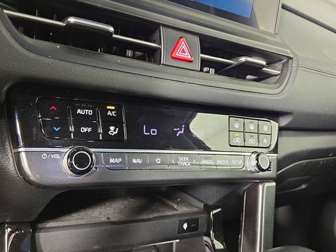 Certified 2024 Kia Seltos EX AWD/4WD image 18