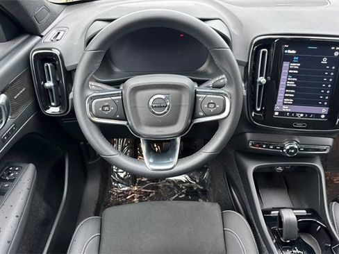 Used 2023 Volvo XC40 Recharge Ultimate w/ Protection Package Premier image 16