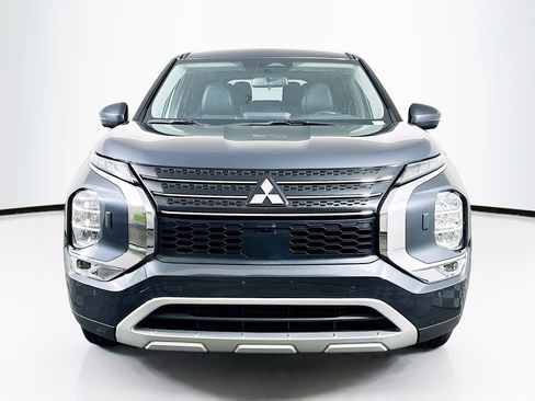 Used 2024 Mitsubishi Outlander SE AWD/4WD image 2