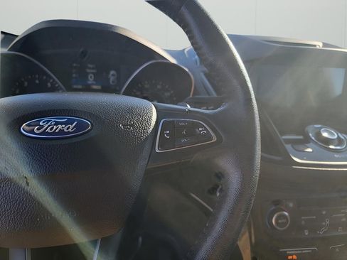 Used 2017 Ford Escape Titanium image 16