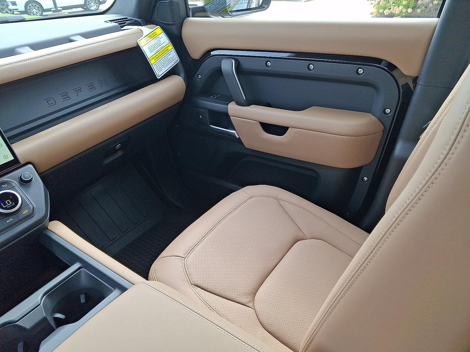 New 2026 Land Rover Defender 110 X-Dynamic SE AWD/4WD image 4