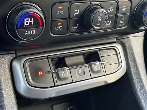 Used 2022 GMC Acadia SLE w/ Driver Convenience Package FWD image 19