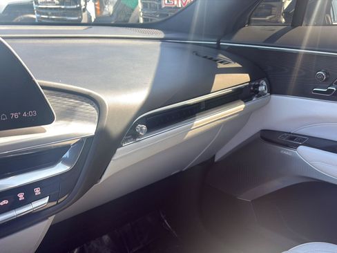 Used 2024 Cadillac Lyriq Luxury RWD image 20