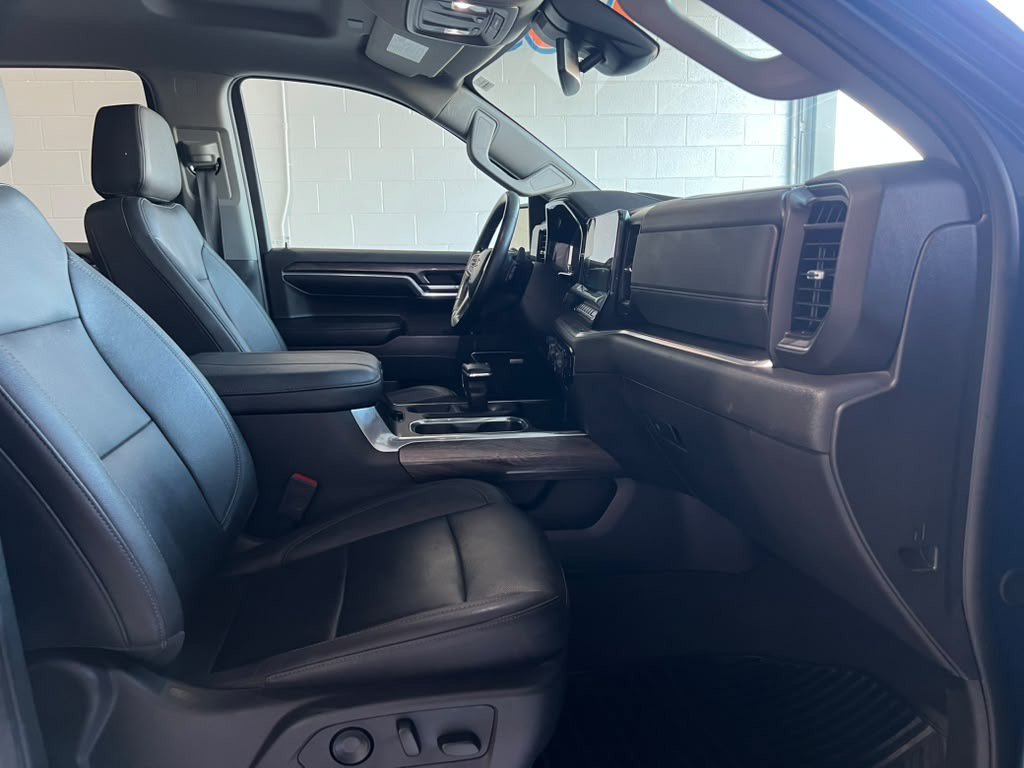 Used 2024 Chevrolet Silverado 1500 LTZ w/ Z71 Off-Road Package AWD/4WD image 16