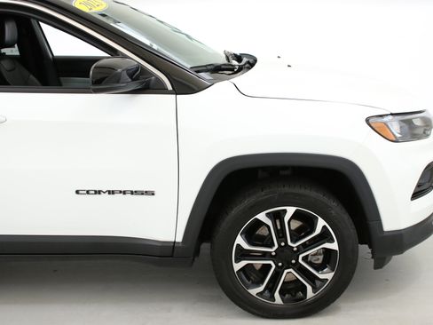 Used 2023 Jeep Compass Limited w/ Sun and Sound Group AWD/4WD image 10