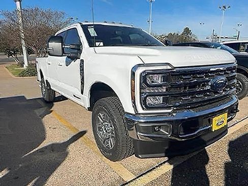 New 2026 Ford F250 Lariat w/ FX4 Off-Road Package AWD/4WD image 1