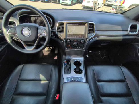 Used 2018 Jeep Grand Cherokee Limited image 16