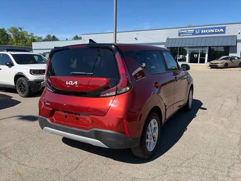 Used 2023 Kia Soul LX w/ LX Technology Package FWD image 8