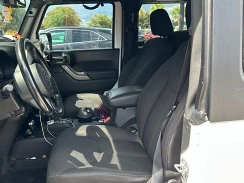 Used 2015 Jeep Wrangler Sport AWD/4WD image 6