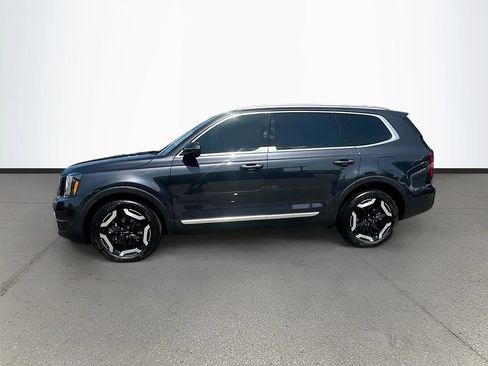 Certified 2025 Kia Telluride S FWD image 4