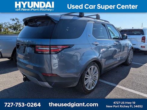 Used 2018 Land Rover Discovery HSE Luxury AWD/4WD image 2