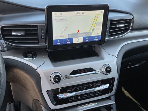 Used 2022 Ford Explorer XLT w/ Equipment Group 202A image 13