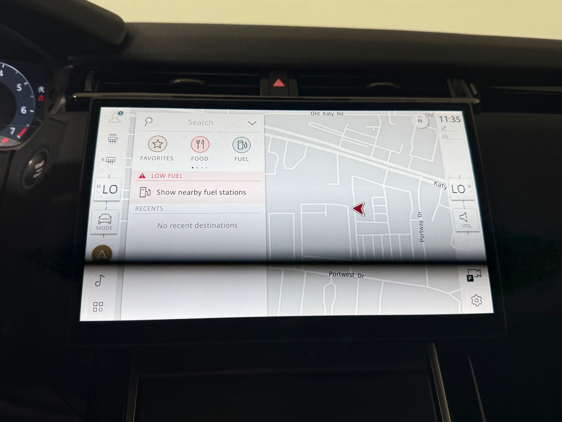 New 2026 Land Rover Range Rover Velar S AWD/4WD image 17