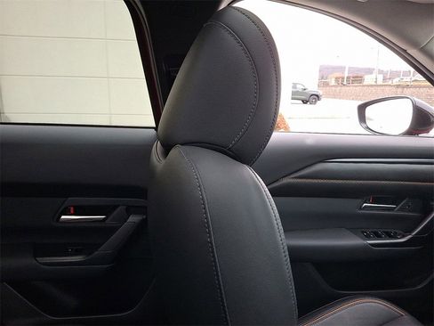 Used 2024 MAZDA CX-50 AWD 2.5 S w/ Weather Package image 13