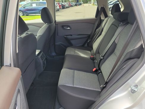 Used 2022 Nissan Rogue SV FWD image 15