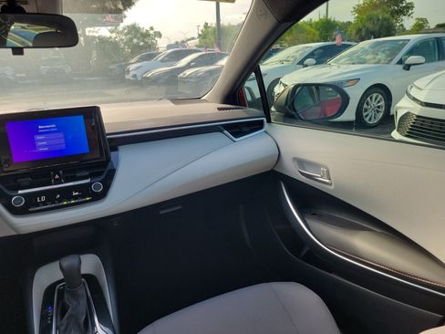 Used 2024 Toyota Corolla SE FWD image 17