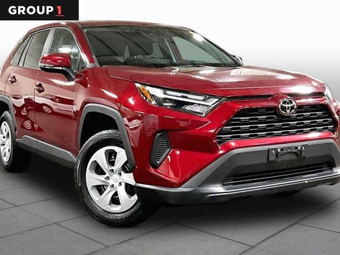 Used 2023 Toyota RAV4 LE AWD/4WD image 3