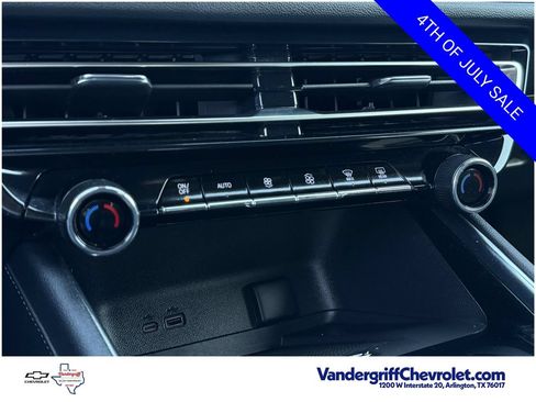 Certified 2025 Chevrolet Traverse LT w/ Midnight/Sport Edition FWD image 19