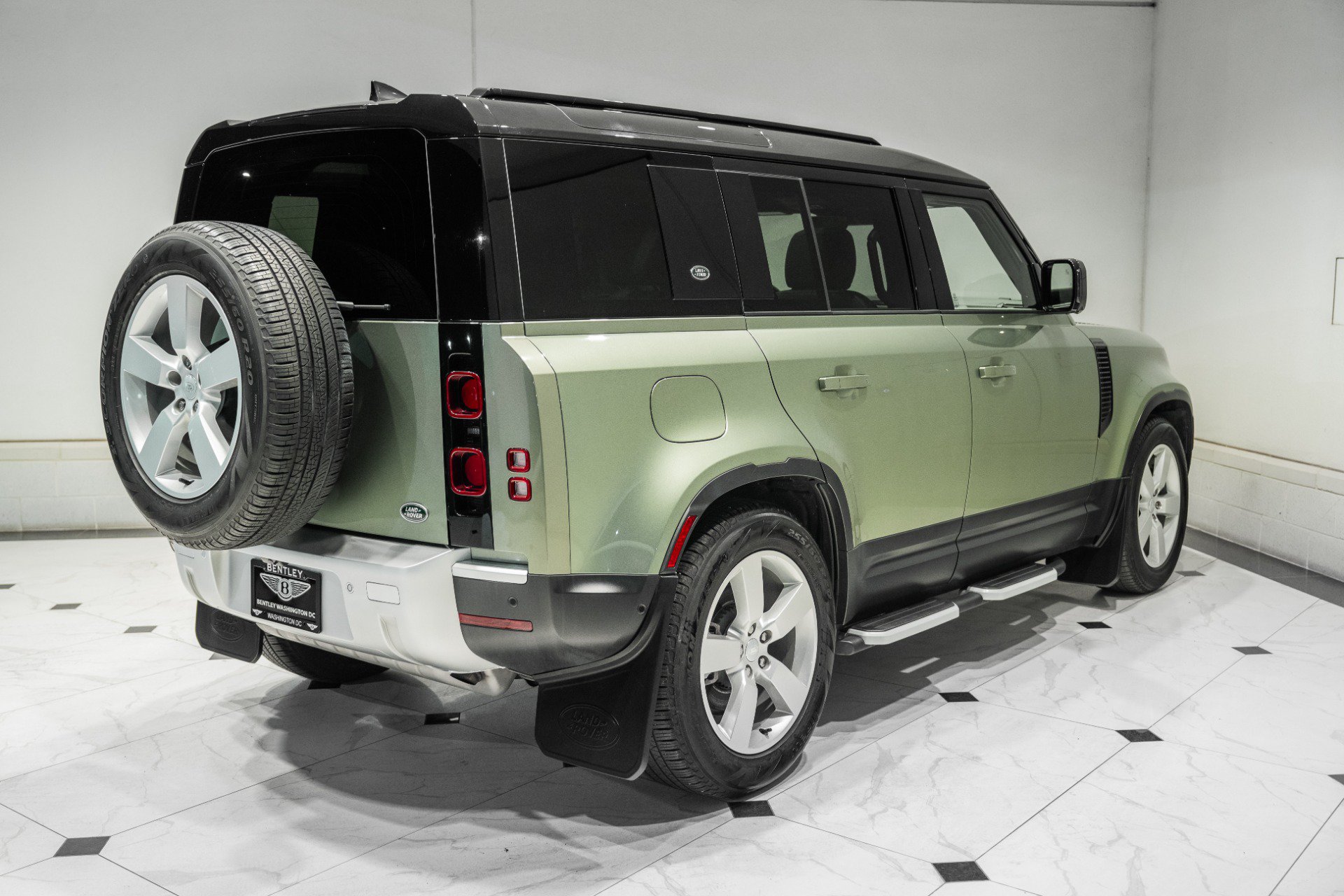Used 2022 Land Rover Defender 110 SE AWD/4WD image 10
