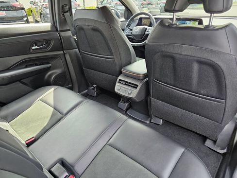 Used 2024 Nissan Ariya AWD image 17