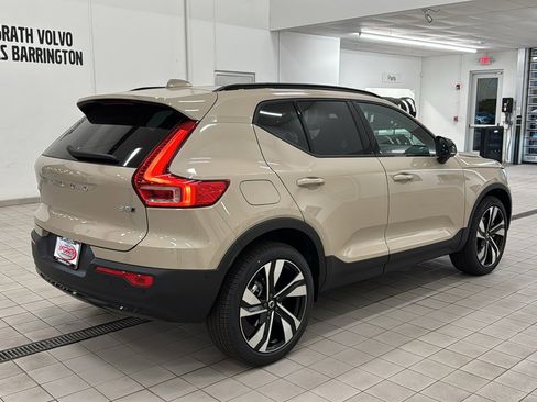 New 2026 Volvo XC40 B5 Ultra w/ Protection Package Premier image 5