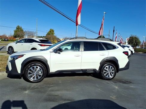 Used 2025 Subaru Outback Premium w/ Popular Package #1A image 3