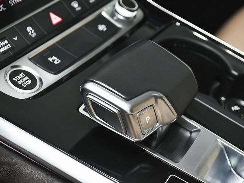 Used 2021 Audi Q8 Premium Plus w/ Premium Plus Package image 59