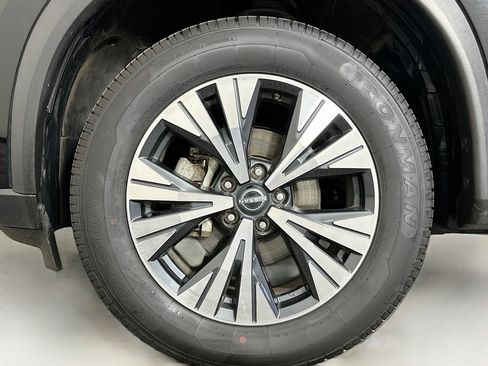 Used 2023 Nissan Rogue SV image 11