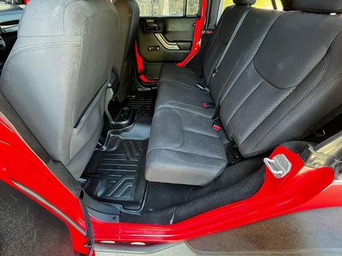 Used 2013 Jeep Wrangler Unlimited Sport w/ Connectivity Group AWD/4WD image 12