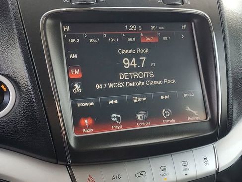 Used 2019 Dodge Journey SE image 14