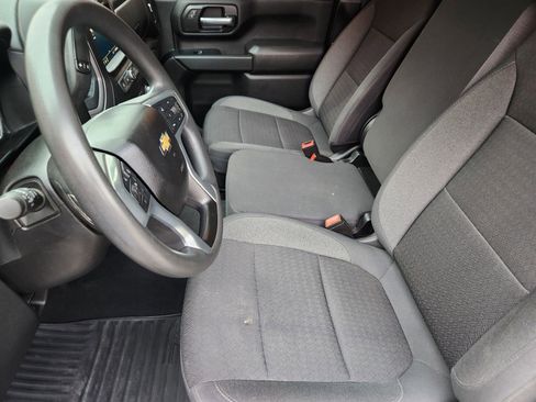 Used 2022 Chevrolet Silverado 2500 Custom w/ Custom Value Package image 13