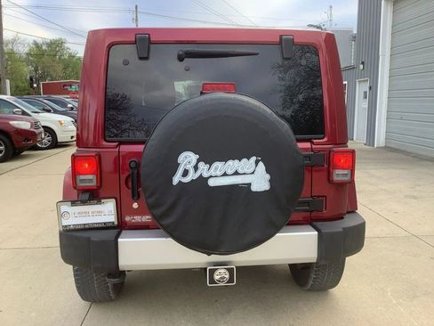 Used 2012 Jeep Wrangler Unlimited Sahara w/ Max Tow Pkg image 8