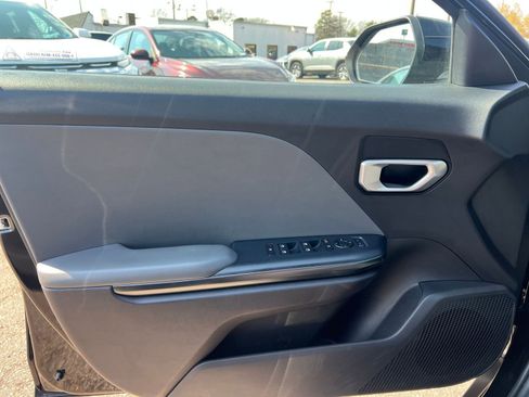 Used 2025 Kia K4 LXS image 18