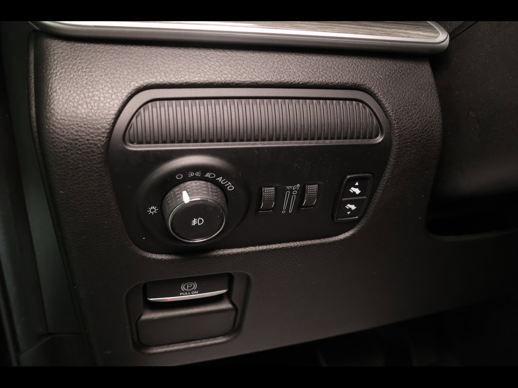 Used 2022 Jeep Wagoneer Series III w/ Premium Group I AWD/4WD image 29