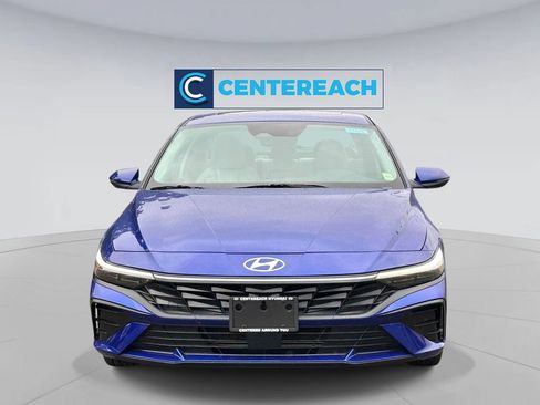 Used 2025 Hyundai Elantra Limited FWD image 2