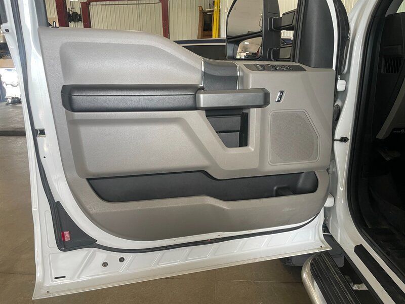 Used 2017 Ford F250 XLT AWD/4WD image 22