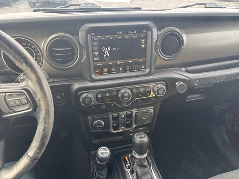 Used 2022 Jeep Wrangler Unlimited Sport w/ Sun And Sound Package image 10