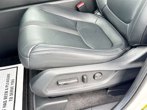Used 2024 Honda Pilot Touring image 21