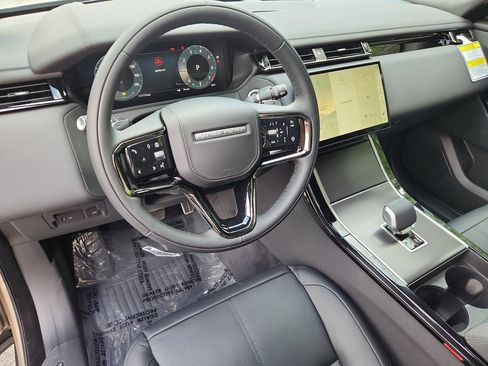 Used 2026 Land Rover Range Rover Velar Dynamic SE AWD/4WD image 15