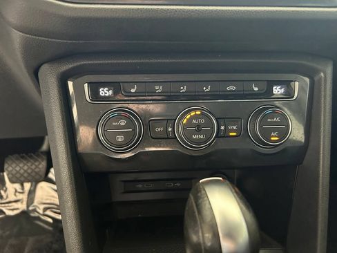 Used 2021 Volkswagen Tiguan SE w/ Panoramic Sunroof Package FWD image 46