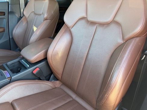 Used 2019 Audi Q5 2.0T Premium Plus w/ Premium Plus Package image 11