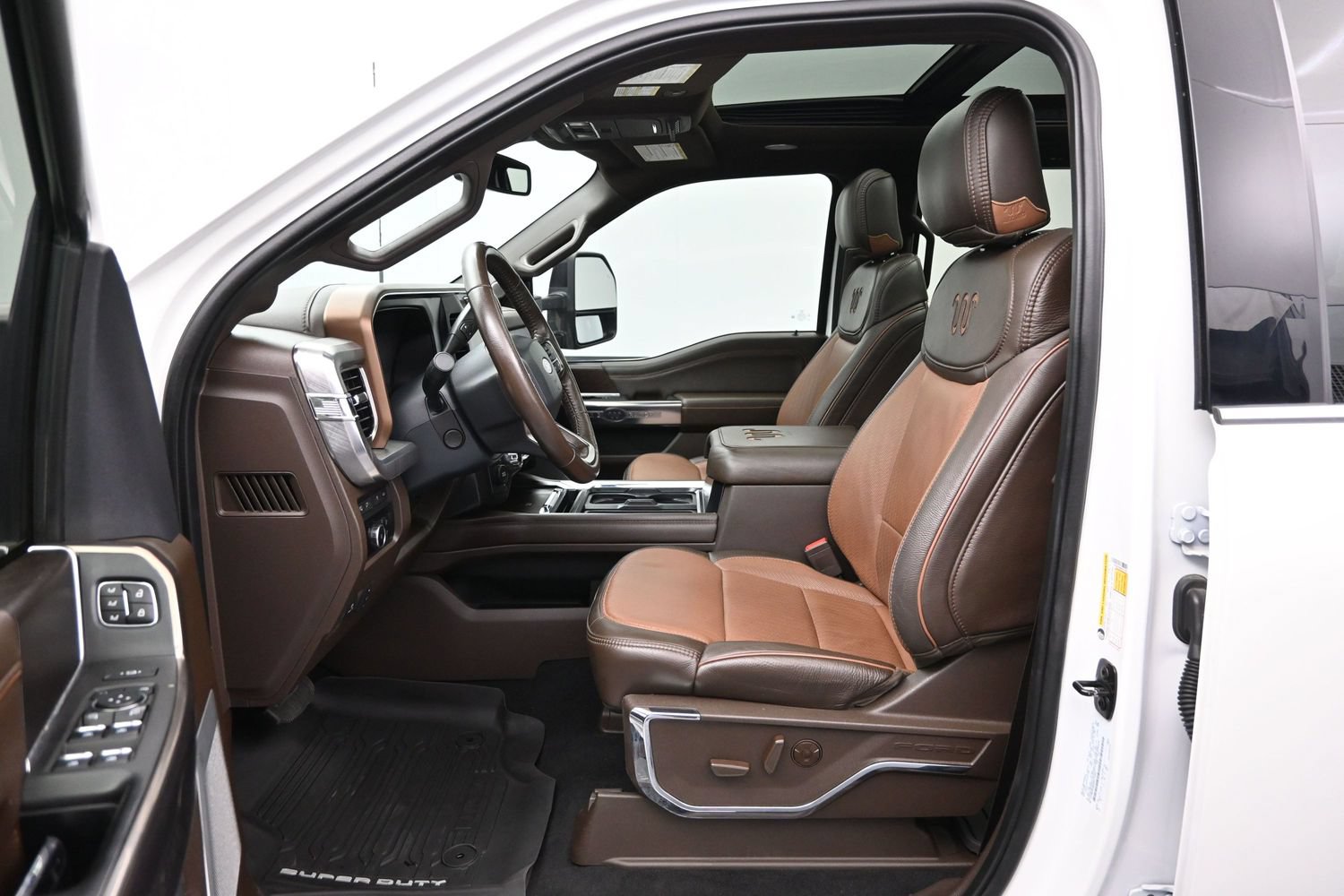 Used 2024 Ford F350 King Ranch w/ FX4 Off-Road Package AWD/4WD image 9