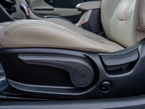 Used 2019 Hyundai Veloster Turbo Ultimate image 28