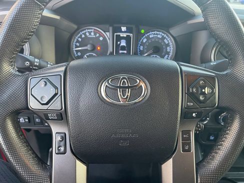 Used 2021 Toyota Tacoma TRD Off-Road w/ Technology Package AWD/4WD image 16