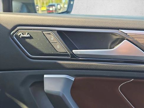 Used 2024 Volkswagen Tiguan SEL R-Line image 25