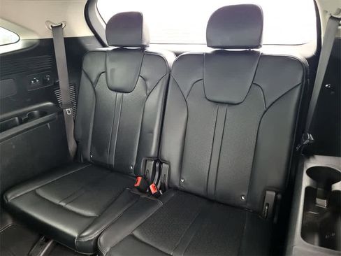 Used 2021 Kia Sorento S image 11