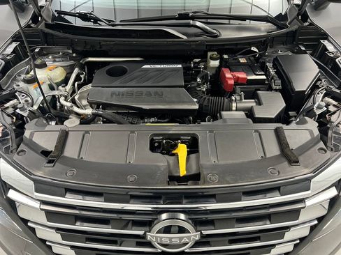 Used 2025 Nissan Rogue SL FWD image 68
