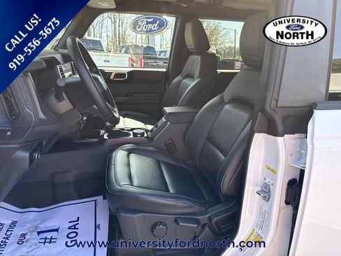 Used 2025 Ford Bronco Badlands image 16
