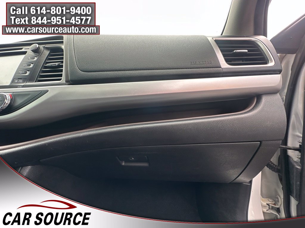 Used 2019 Toyota Highlander XLE AWD/4WD image 30