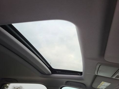 Used 2020 Honda CR-V Touring image 10